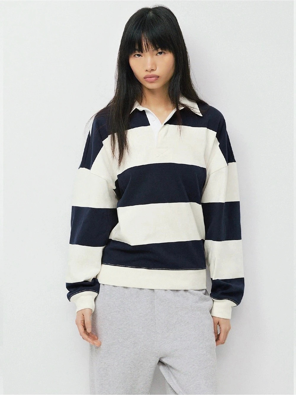 Aritzia Striped Rugby Sweatshirt in Blue & White Size Medium